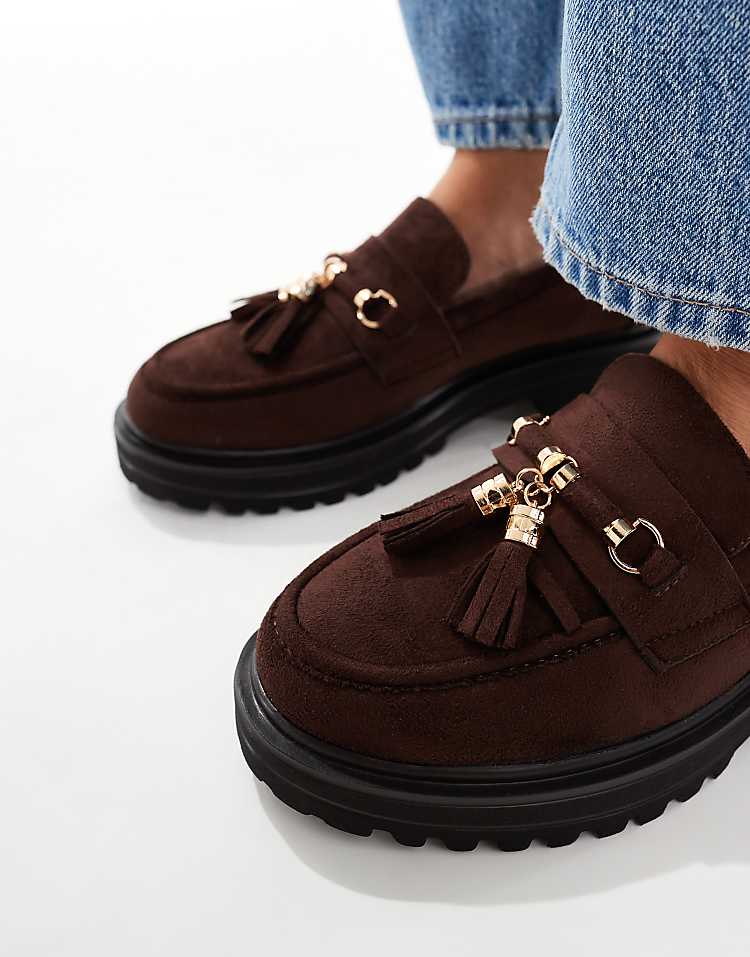 https://images.asos-media.com/products/seqwl-wide-fit-jeep-chunky-tassel-loafers-in-suedette-chocolate/208721155-3?$n_750w$&wid=750&fit=constrain