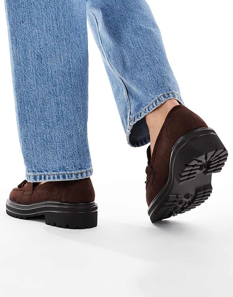 https://images.asos-media.com/products/seqwl-wide-fit-jeep-chunky-tassel-loafers-in-suedette-chocolate/208721155-4?$n_750w$&wid=750&fit=constrain