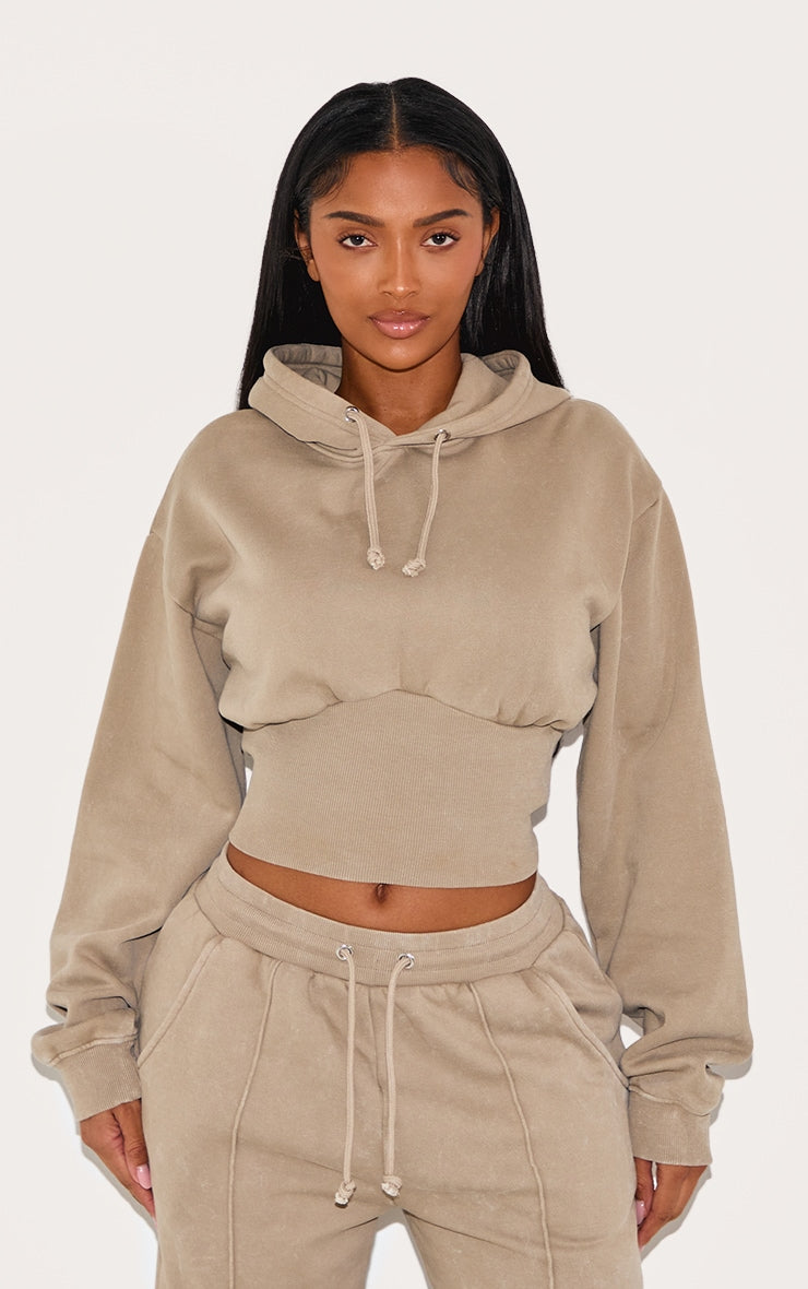 https://cdn-img.prettylittlething.com/b/5/e/e/b5eea25696d01f8fa651595b871b19a518dacc58_CNM1068_1_shape_dark_olive_sweat_cropped_shirred_waist_hoodie.jpg