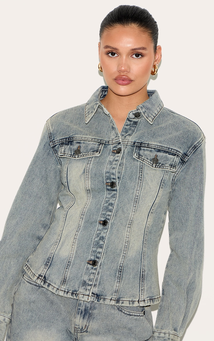 https://cdn-img.prettylittlething.com/b/a/b/c/babcf786ad84b9b1ce28873b891a52e70acb8bb5_CNM0854_4_vintage_long_sleeve_cinch_waist_denim_jacket.jpg