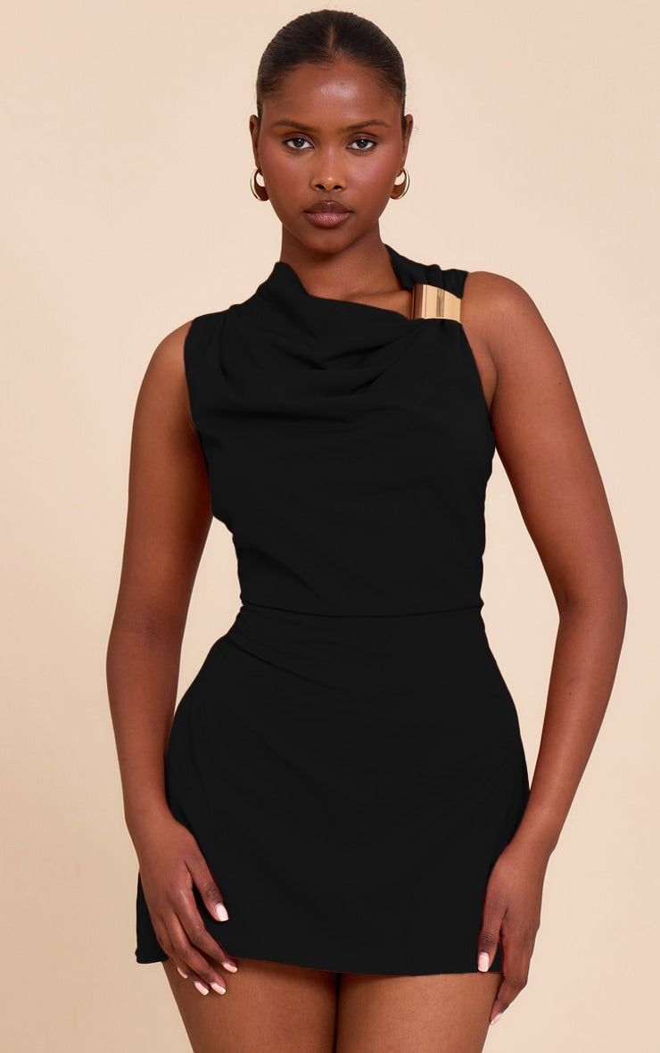 https://cdn-img.prettylittlething.com/c/8/9/1/c8919f0f82747ad8a62c661fbbc24c45aa9f7ccb_CNM5989_1_black_trim_shift_mini_dress.jpg